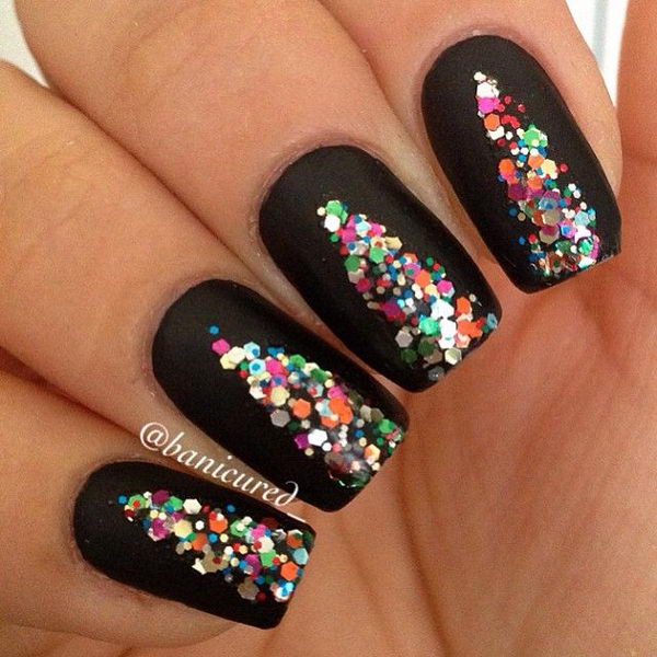 25 Cool Christmas Nail Designs - Hative