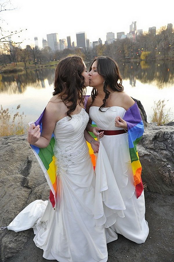 15 Cute Lesbian Wedding Ideas By Mingyan Lu Lesbian Owned Businesses Compelling Articles By 9336