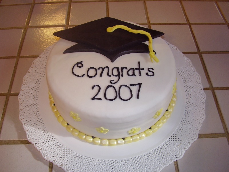 Nurse Graduation Cake. This nurse graduation cake has a graduate's cap ...