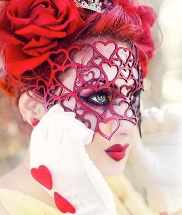 25+ Queen of Hearts Costume Ideas and DIY Tutorials - Hative