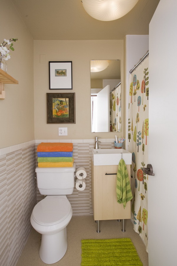 Traditional Tiny Bathroom Design