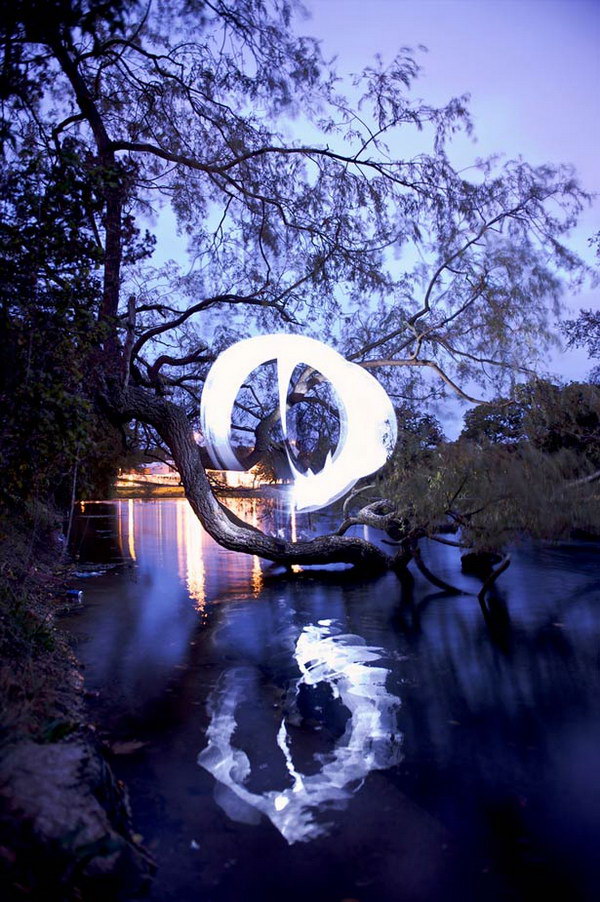 80+ Cool Light Painting Photography Images - Hative