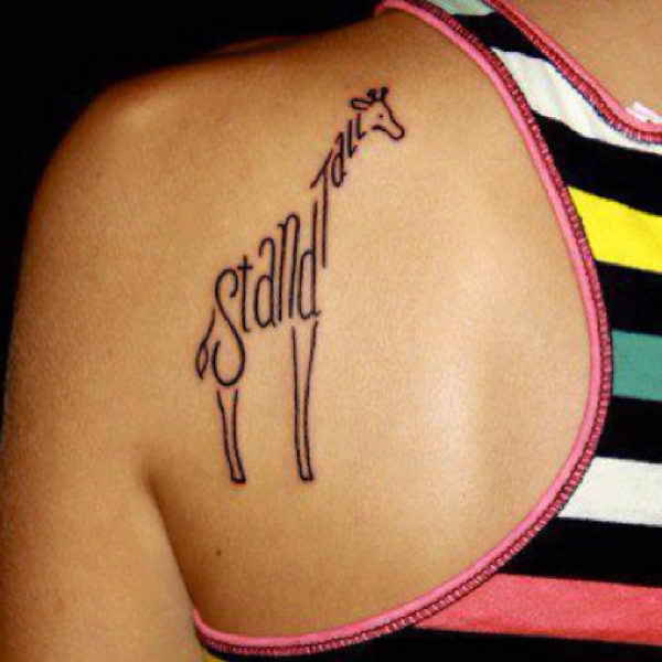 giraffe-shape-text-tattoo-2