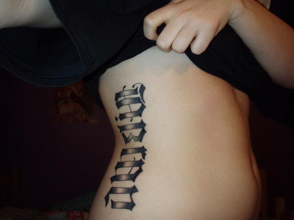 amelia-abran-on-rib-tattoo-12