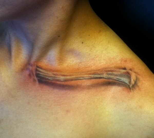 55 Cool Collar Bone Tattoos - Hative