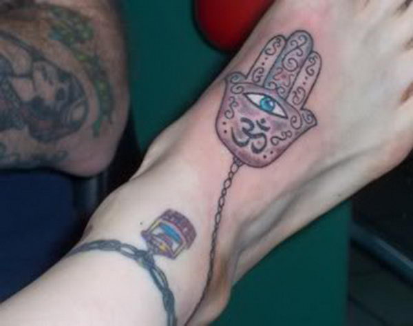 30 Cool Hamsa Tattoo Ideas with Meanings - Hative