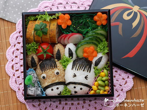 34-horse-bento-box-lunch