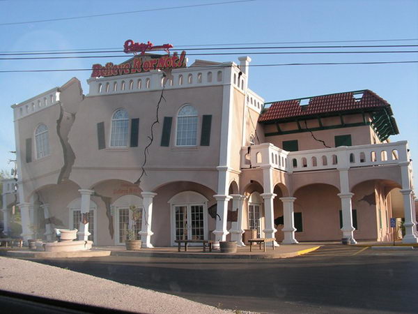 Ripley’s Building (Niagara Falls, Ontario, Canada).