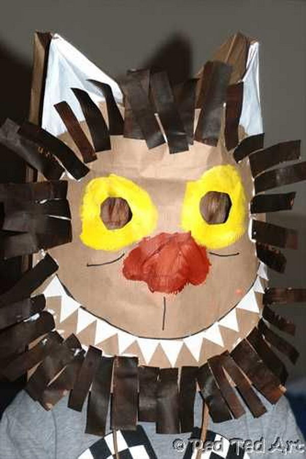 Paperbag Mask. DIY Halloween Mask Crafts for Kids, which are embellished in rich colors and fine design. They are perfect props for Halloween pretend play which fosters imagination and creativity in children.