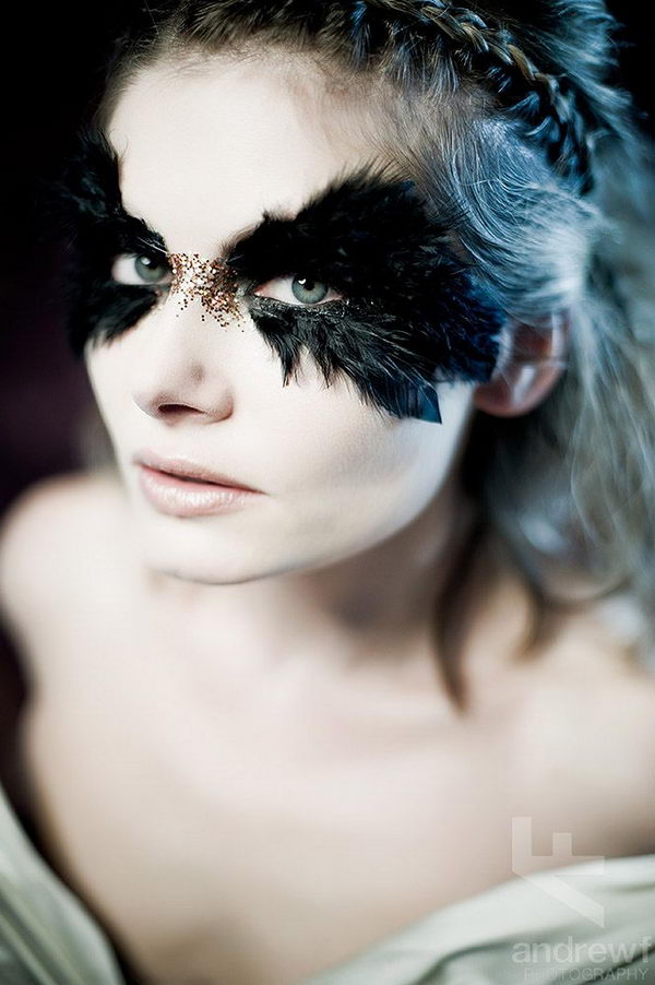 20 Cool Halloween Eye Makeup Ideas - Hative