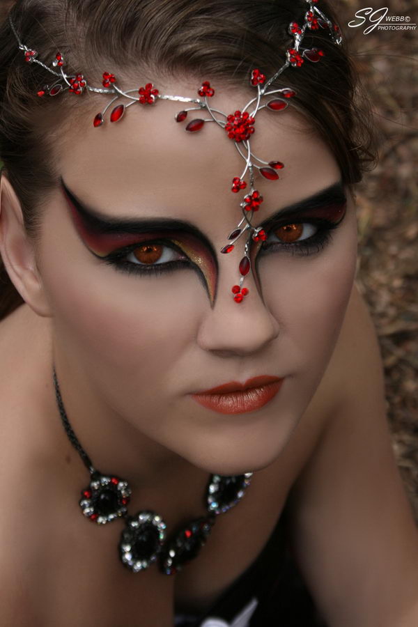 20 Cool Halloween Eye Makeup Ideas 2023