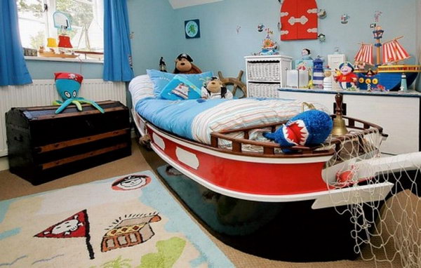 There are so many different options when it comes to decorating a nautical themed room. Boats, ships, sailors, nautical flags, treasure map, pirates, sea animals, sea shells, lighthouses, palm trees, tropical beach, surf shack, seaside cottage style, rustic cabin style and toddlers. Bring a maritime feel to your little boy’s bedroom with one of these ideas right now.