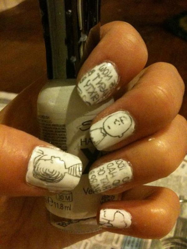 20 Cool Newspaper Nail Art Ideas - Hative