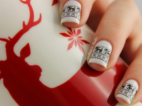 Cool Christmas Nail Designs. Decorate your nails in the spirit of Christmas.