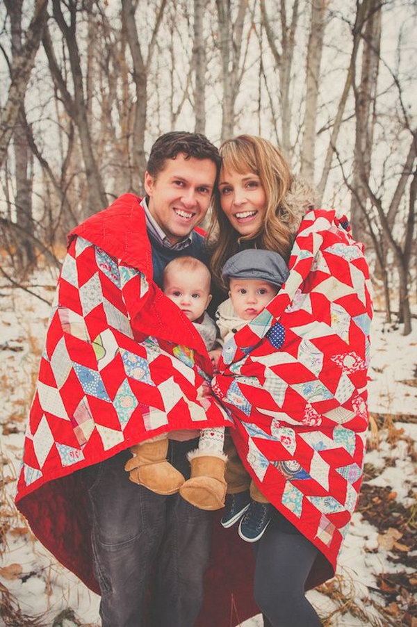 20 Fun and Creative Family Photo Ideas - Hative