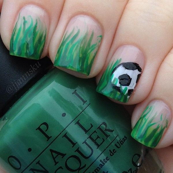 Green Nail Art, which can be combined with patterns of grass, Christmas tree or football. They are fun, creative and easy to make.