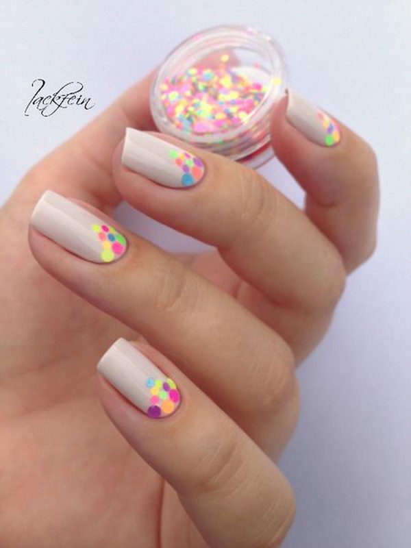 25 Cute Polka Dot Nail Designs - Hative