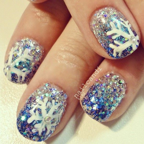 20 Cool Snowflake Nail Art Designs - Hative