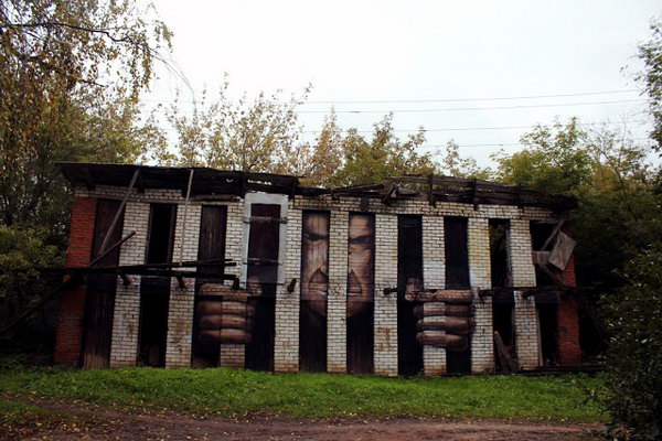 Street Art on Buildings by Nikita Nomerz