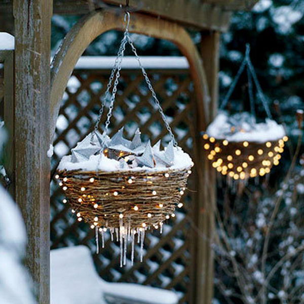 String lights are often used in wedding, holiday and home decoration, and they can always make you feel warm, cozy and romantic.