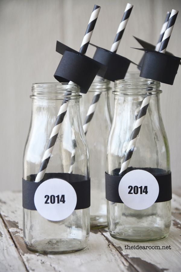 Graduation Party Drink. Add something fun for your graduation decor with these simple crafts. All you need are some straws, serving glasses, graduation cap made from black cardstocks. 