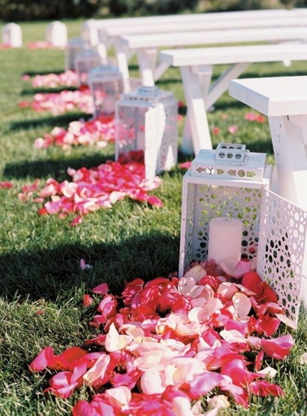 Floral Adorned Lantern. This floral adorned lantern, displayed on the inn’s south lawn, set against a fabulous view for the great ceremony. I really appreciate the floral arrangement design.