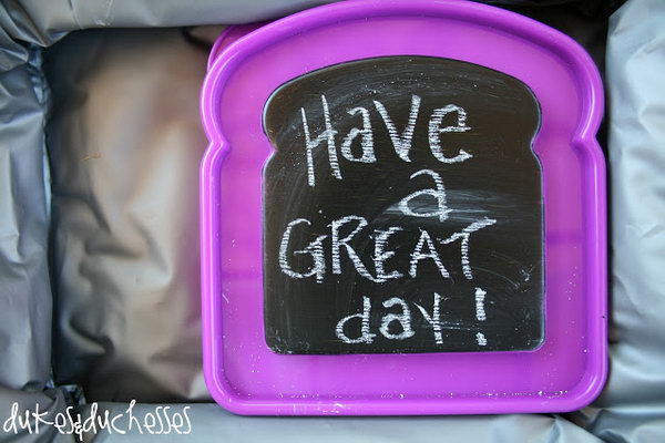 Chalkboard Lunch Boxes. Paint the lids of little containers with chalkboard paint to leave sweet notes to kids' lunchboxes. Kids must adore this creative beautiful decor and it also serves as a good reminder.