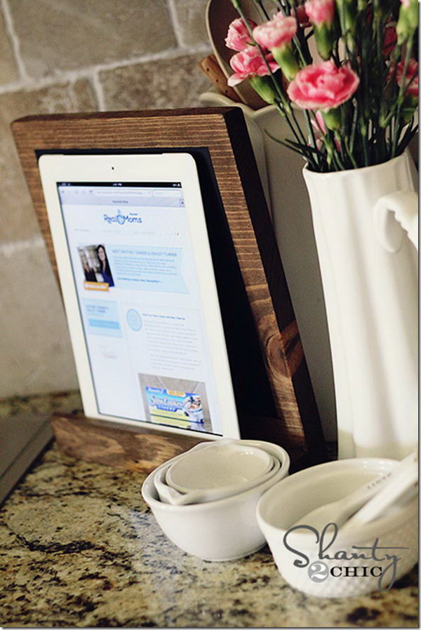 25 DIY iPad Stand Ideas and Tutorials - Hative