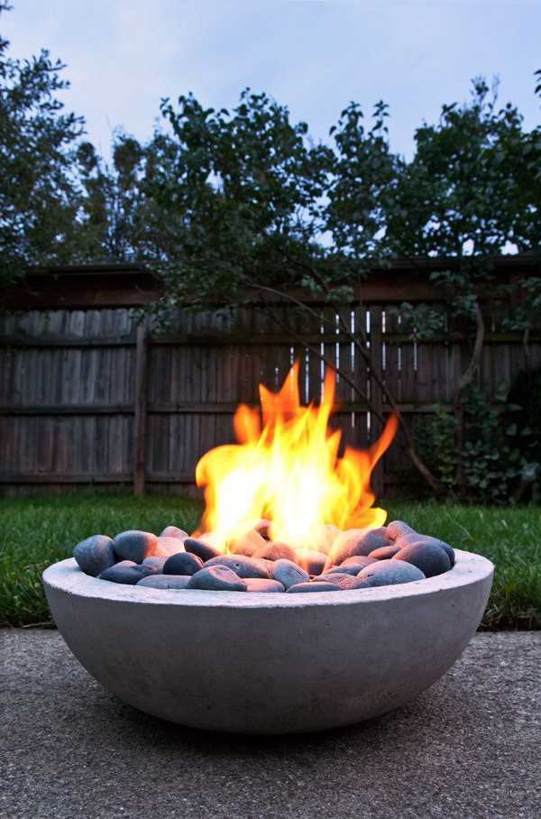 35 Diy Fire Pit Ideas Hative, Can I Build A Fire Pit On Top Of Concrete