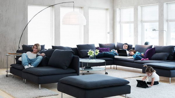 It's so simple but nice. In this big living room, everyone can have his own place and be alone but together too. Especially love the sofa and the big pendant lamp which are super functional and has an industrial cool. They also make this living space  look more cozy and not so empty.