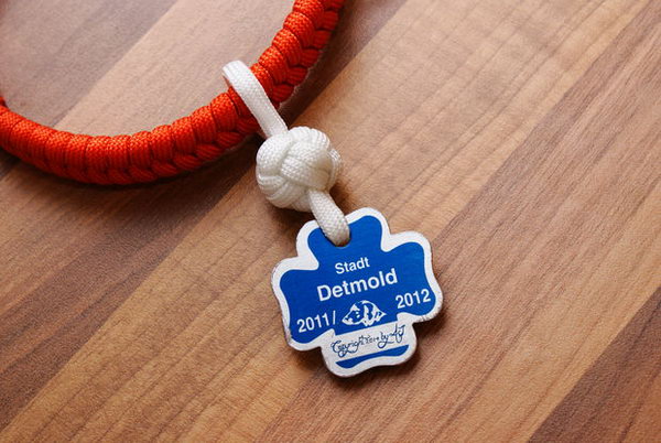 Paracord Dog Tag Holder