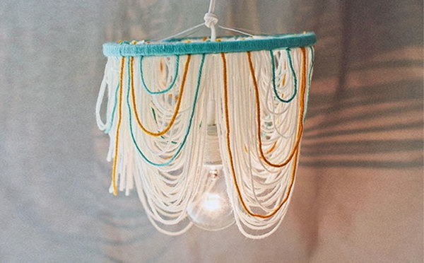 DIY Yarn Chandelier. 