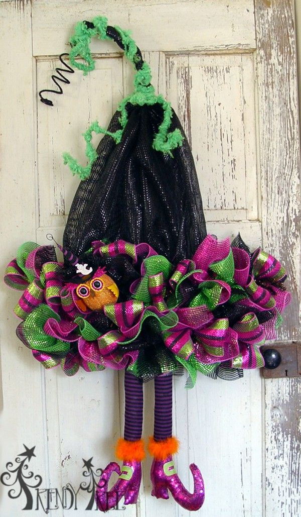 Cute DIY Witch Wreath Tutorials & Ideas For Halloween - Hative