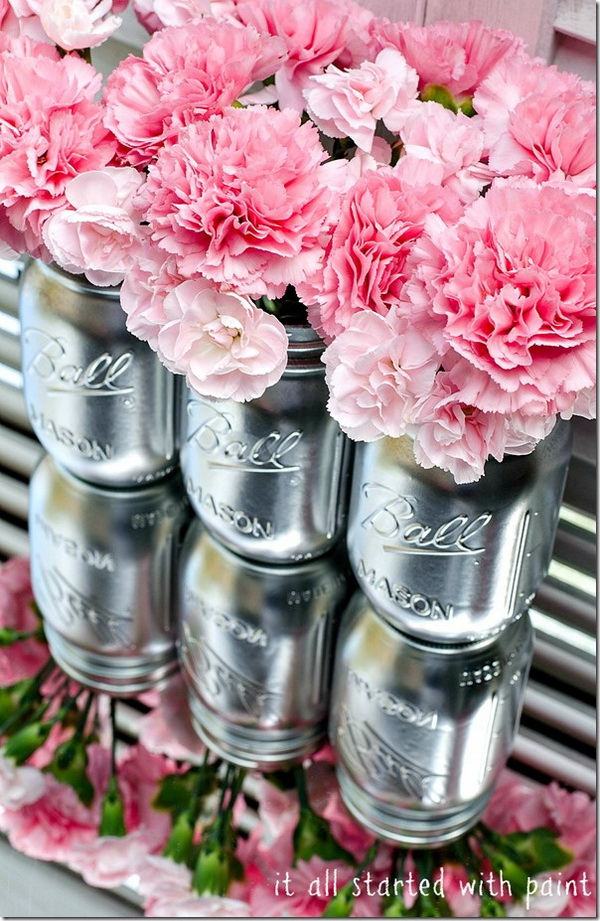 DIY Metallic-Look Mason Jars. 