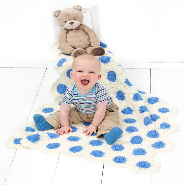 Polka Dot Baby Blanket. 