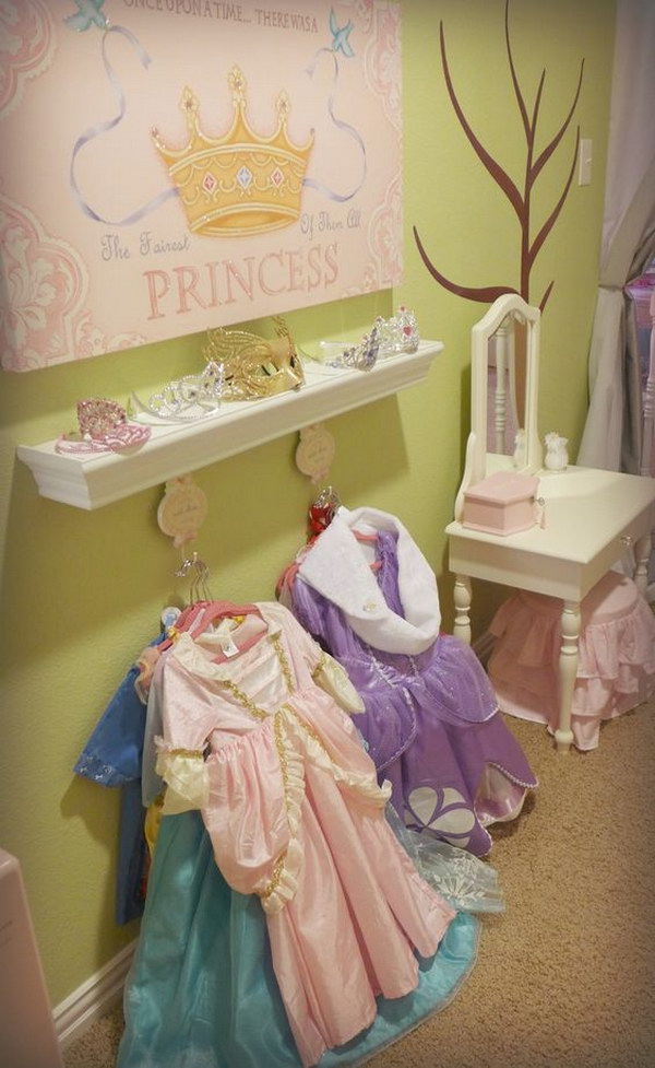 Princess Dress Up Station 