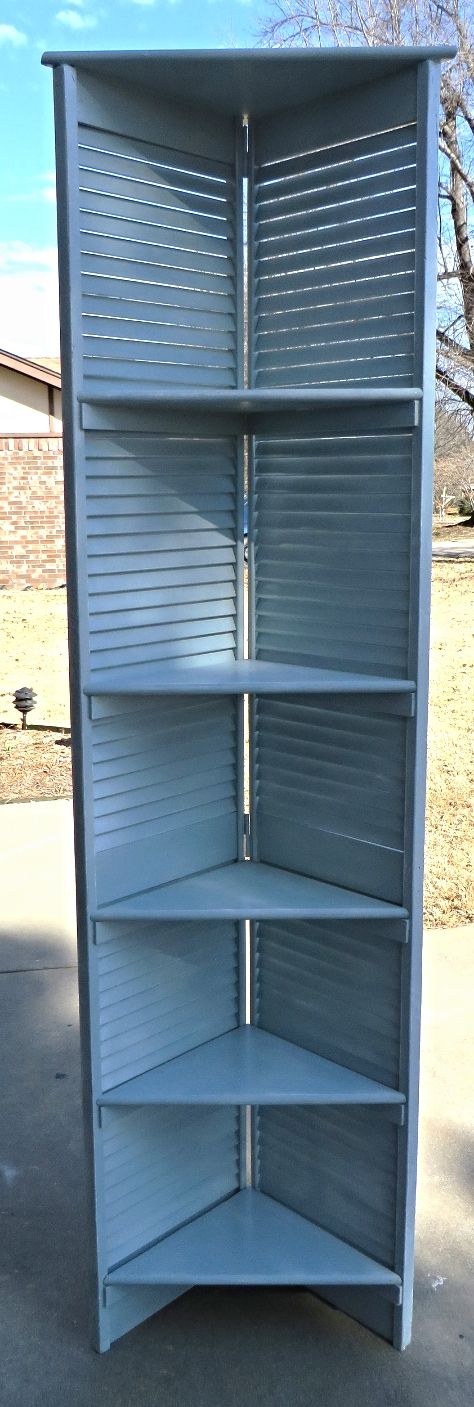 Easy way to make corner shelving from bifold shutter door. 