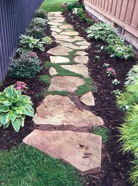 Bluestone Flagging Stepping Stone Pathway. 