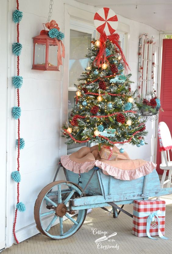 30 Creative Christmas Tree Stand DIY Ideas - Hative