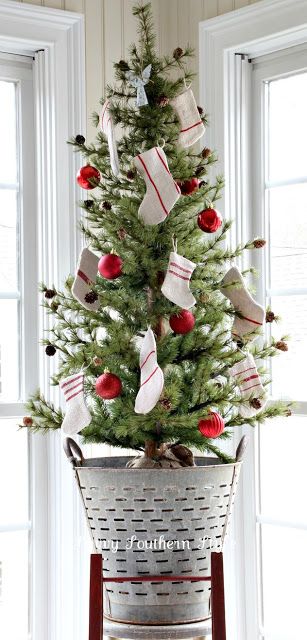 30 Creative Christmas Tree Stand DIY Ideas - Hative