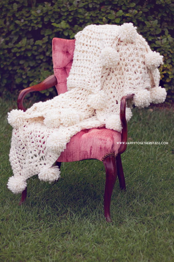 Pom-Pom Blanket Free Crochet Pattern. 