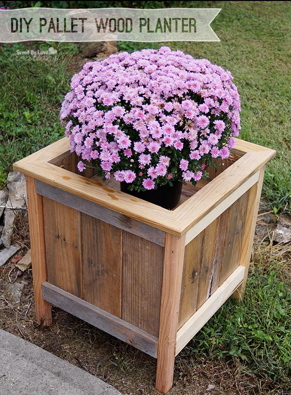 DIY Wood Pallet Planter Box. 