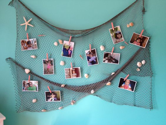 Display Photos In A Netting Sandbar Display. 