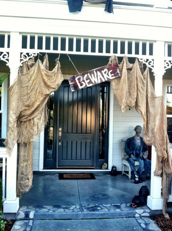 50+ Halloween Front Porch Decorations - Hative