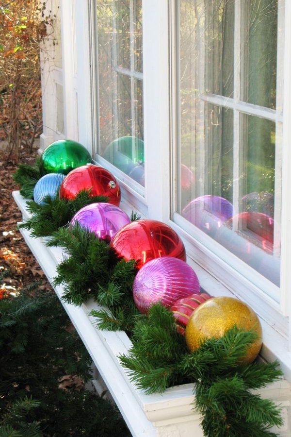 40+ Easy And Inexpensive DIY Christmas Hacks For A More Liveable