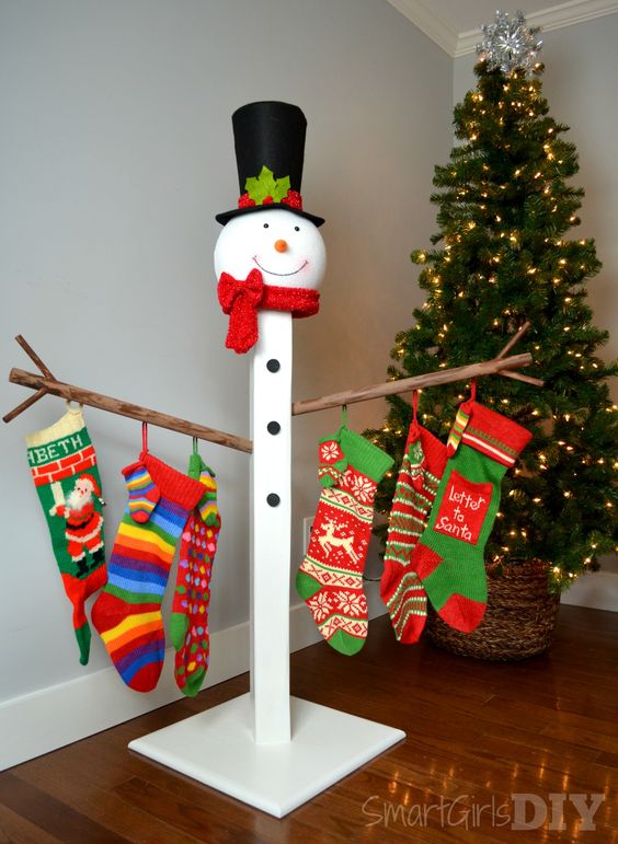 30+ DIY Stocking Holders For Christmas Decoration - Hative