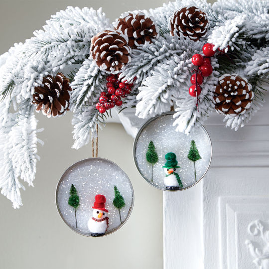 30+ Simple and Festive Mason Jar lid Ornaments for Christmas Decoration