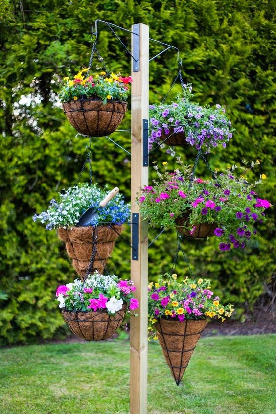 25+ DIY Plant Stands With Thrift Store Finds Hative