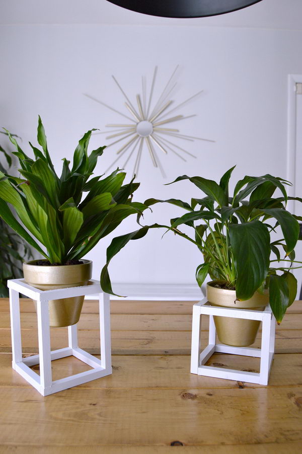 25+ DIY Plant Stands With Thrift Store Finds - Hative