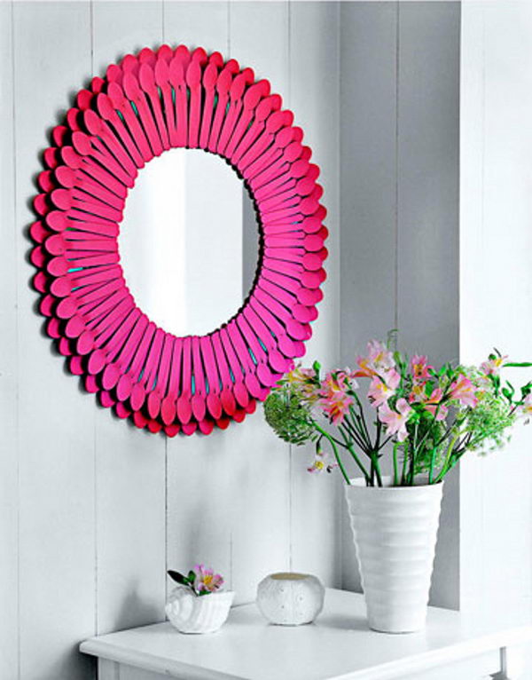 Plastic Spoon Mirror. 